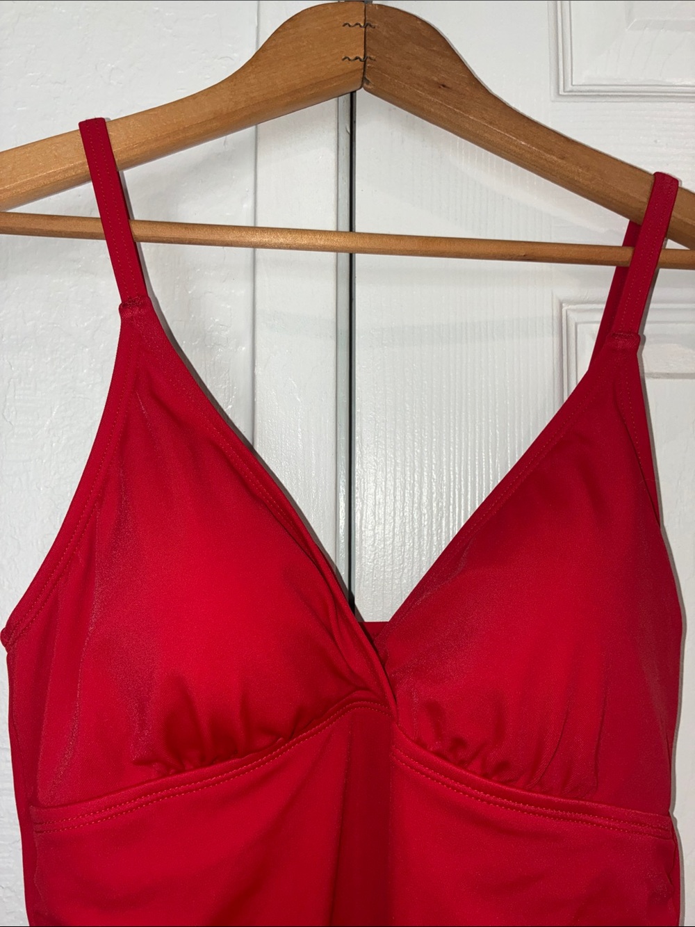 JANTZEN NWT Cherry Red Women’s One-Piece Swimsuit With Adjustable-Straps, Size 8 - Picture 2 of 10